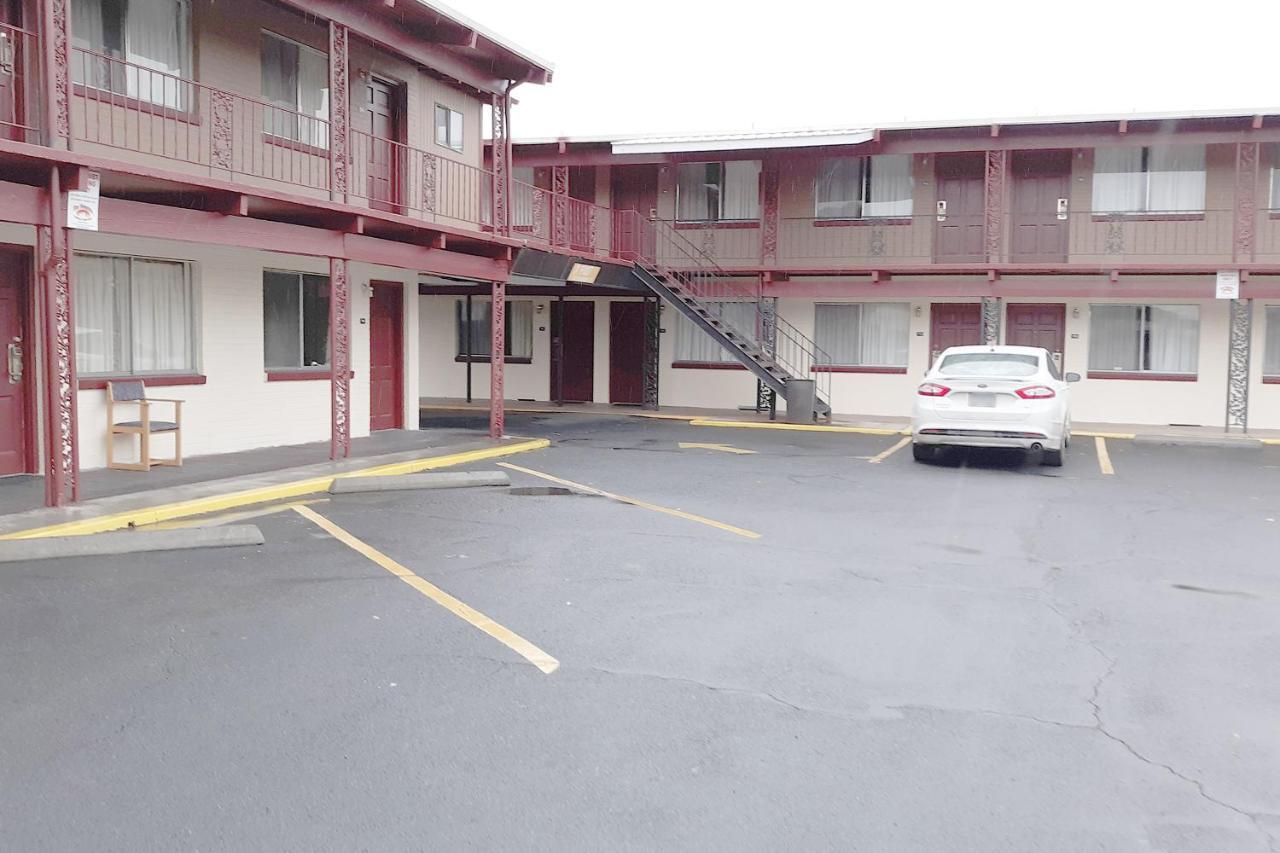 Oyo Hotel Pendleton Or Downtown Bagian luar foto