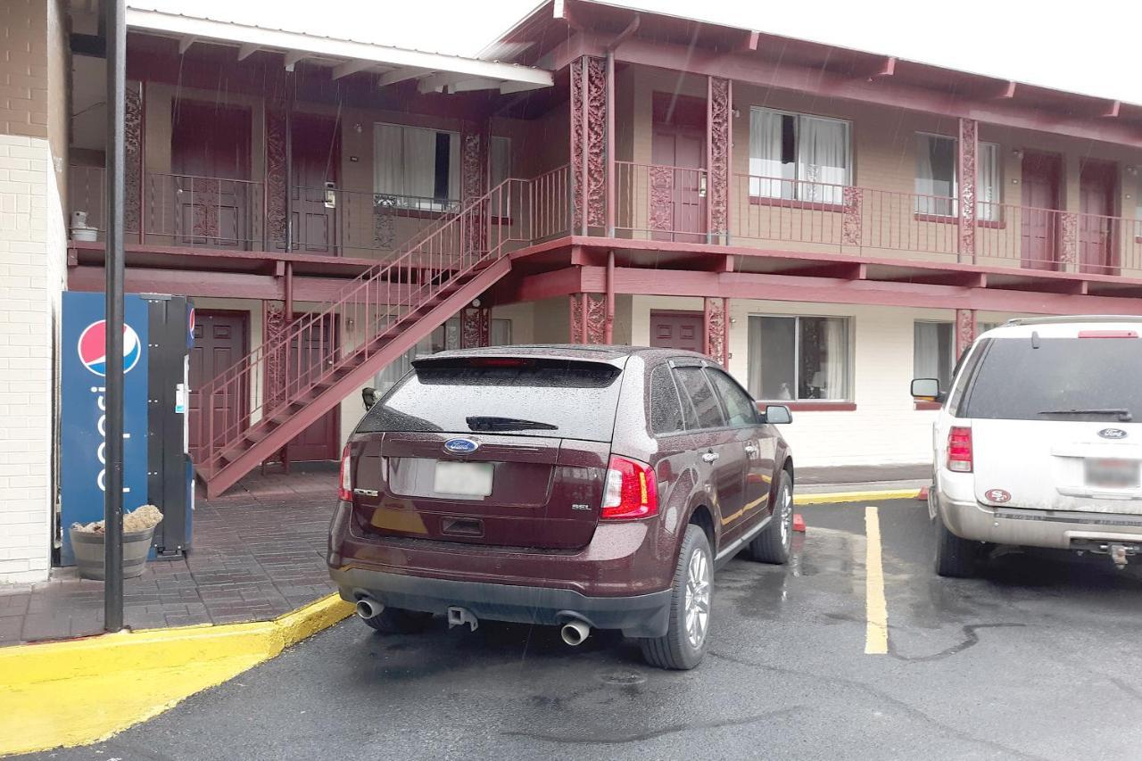 Oyo Hotel Pendleton Or Downtown Bagian luar foto